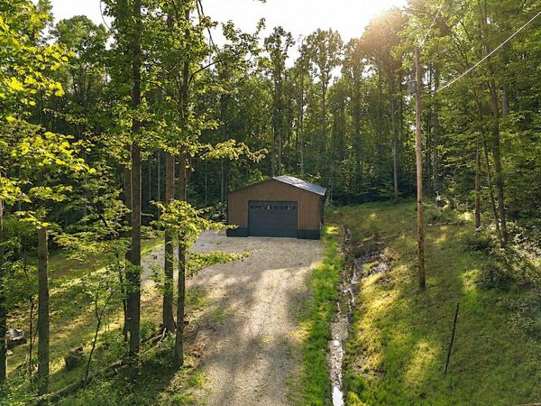 13312 Jake Tom Road , Logan, OH 43138