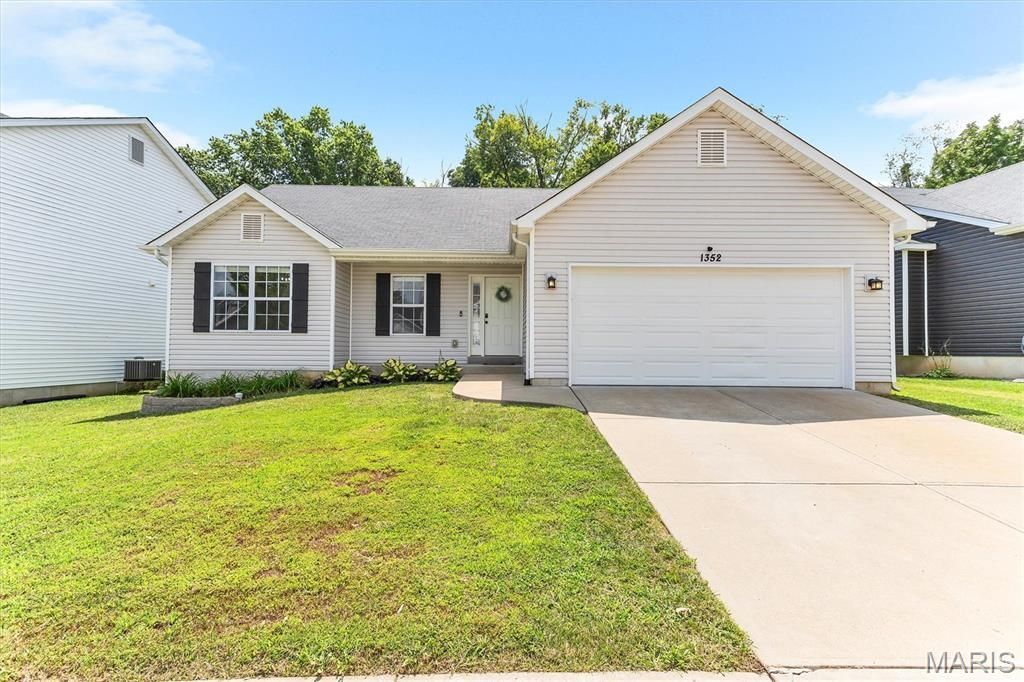 1352 Grey Wolf Drive , Imperial, MO 63052 Main Photo