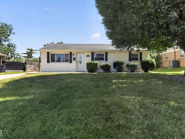 222 Grovewood Drive , Beech Grove, IN 46107