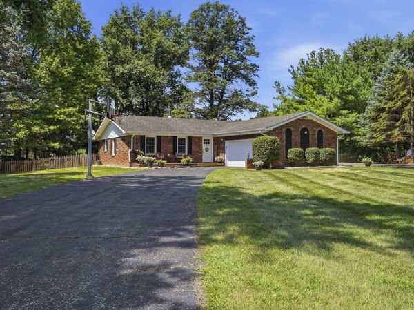 8672 Tracy Drive , Clayton, IN 46118