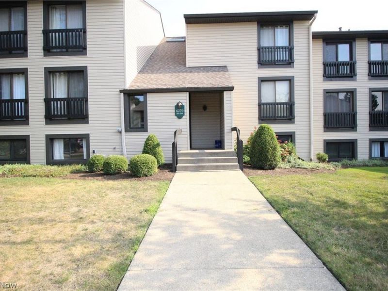 6270 Greenwood, Unit 302, Sagamore Hills, OH 44067 Photo 1
