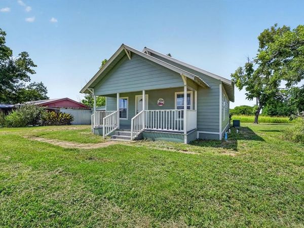 601 Tx-56, Windom, TX 75492