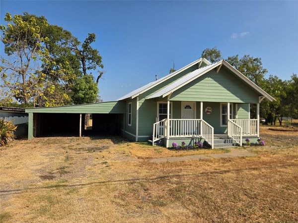 601 Tx-56, Windom, TX 75492