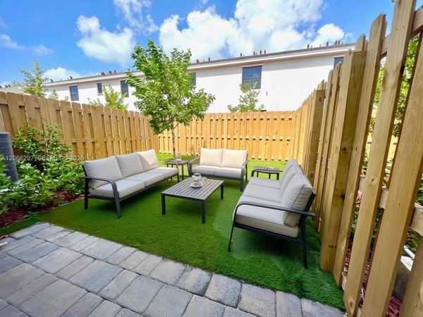 429 NE 12th Street , Florida City, FL 33034