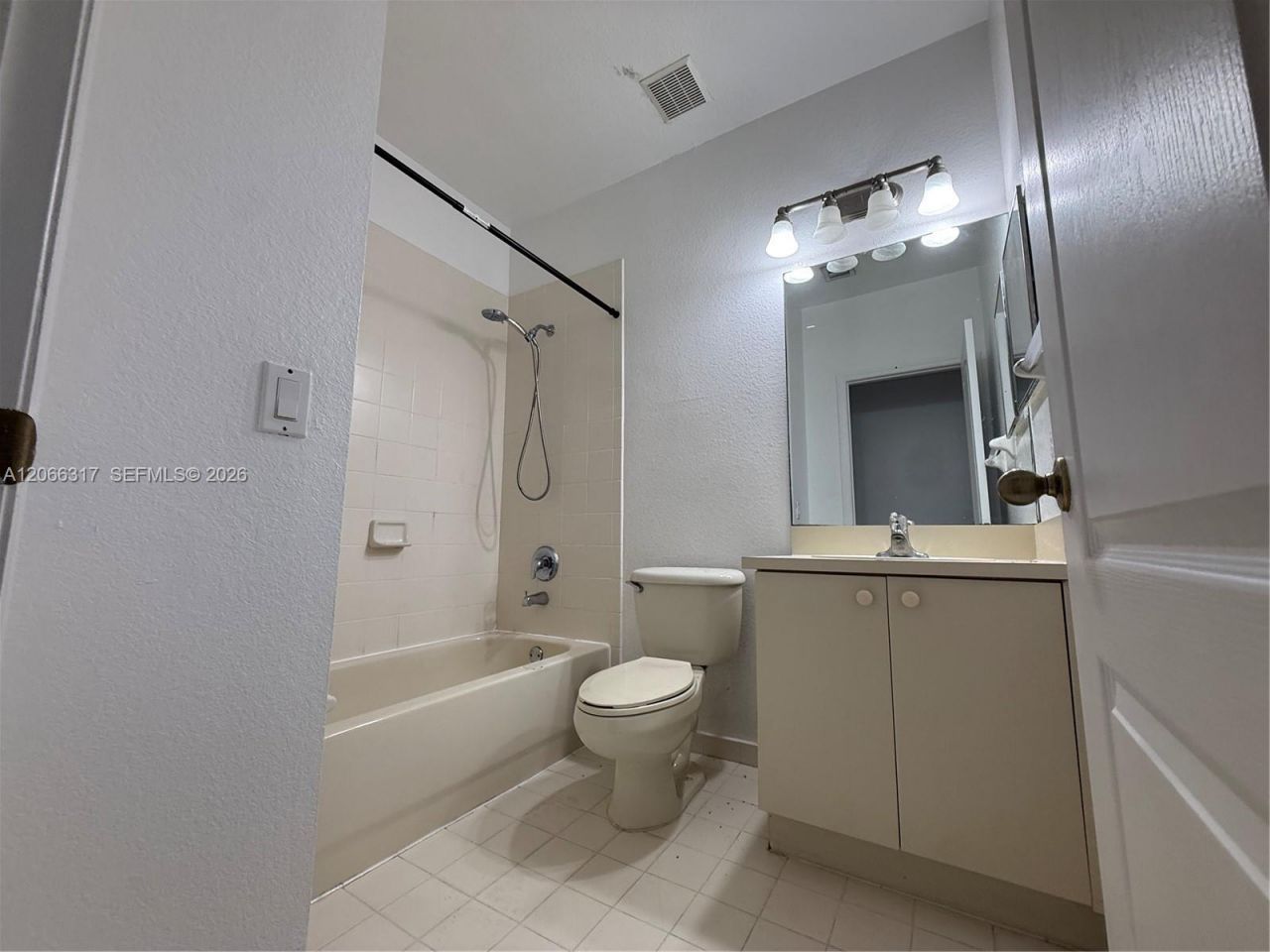 8564 SW 214th Way, Cutler Bay, FL 33189 Photo