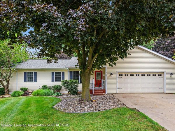 471 Windrock Lane, Dimondale, MI 48821
