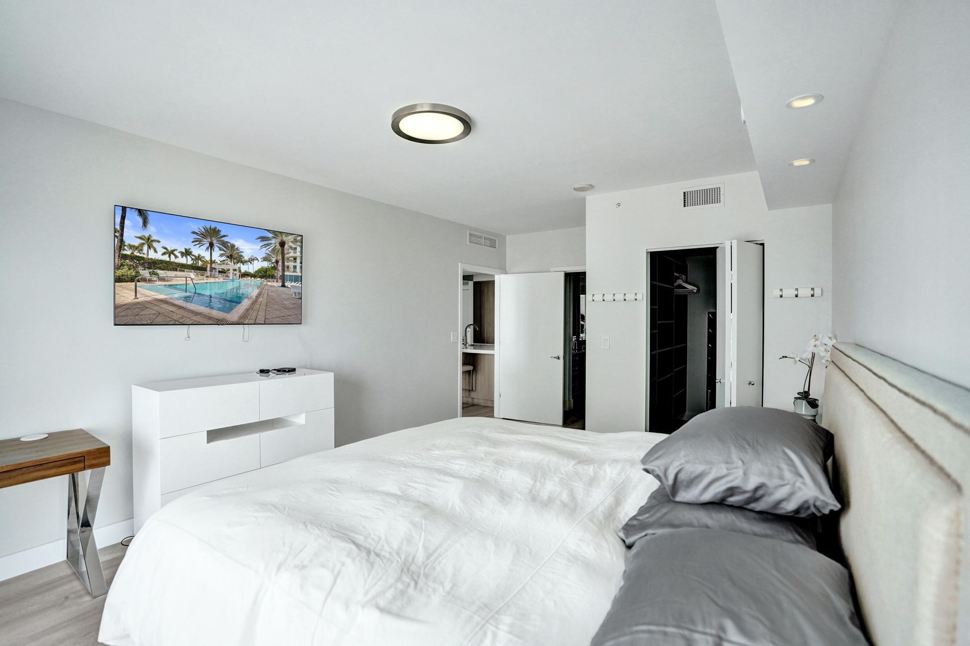 2821 N Ocean Boulevard, Unit 1106S, Fort Lauderdale, FL 33308 Photo