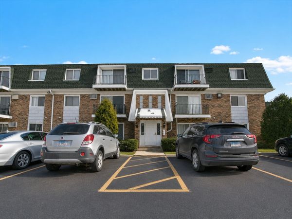 10310 Ridgeland Avenue , Unit 208, Chicago Ridge, IL 60415