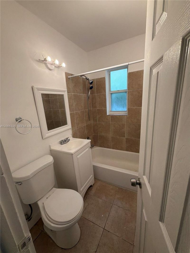 640 SW 5th St, Unit 4, Miami, FL 33130 Photo