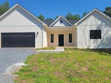6228 Charlemont Road, Goode, VA 24556