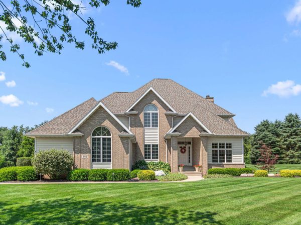 592 Shatz Drive N , Valparaiso, IN 46385
