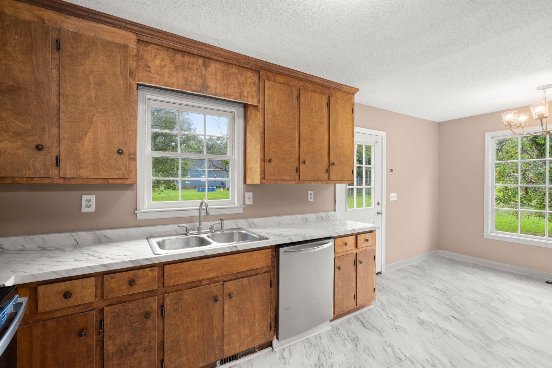 105 Dragonfly Court Photo 12
