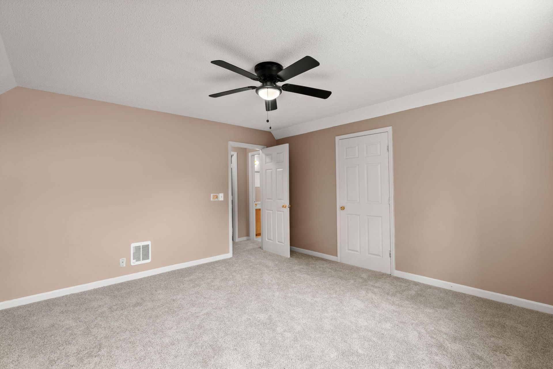 105 Dragonfly Court Photo 20