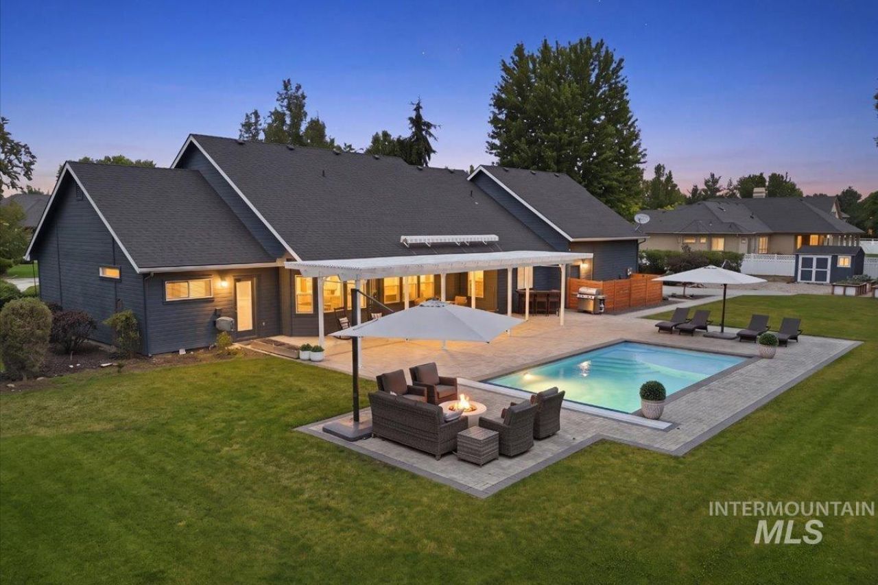 624 N Cove Colony Way, Eagle, ID 83616 Main Photo