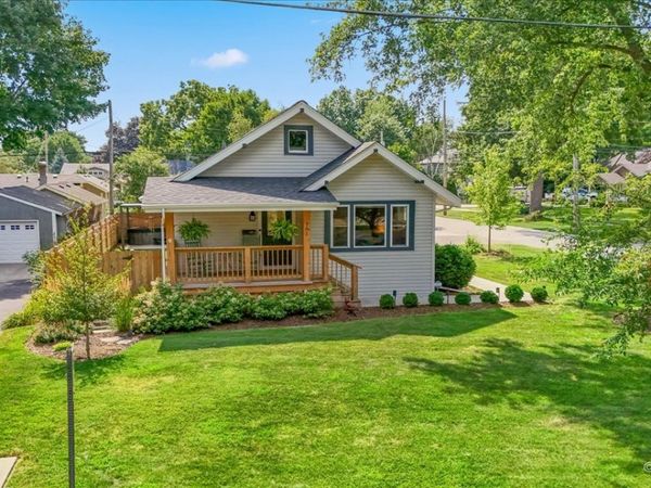 701 Monroe Avenue , St. Charles, IL 60174