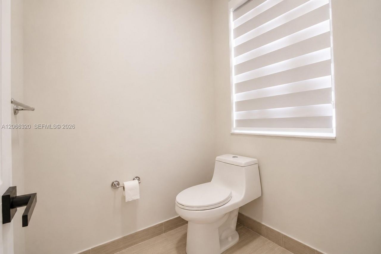 16354 SW 48th Ter, Miami, FL 33185 Photo