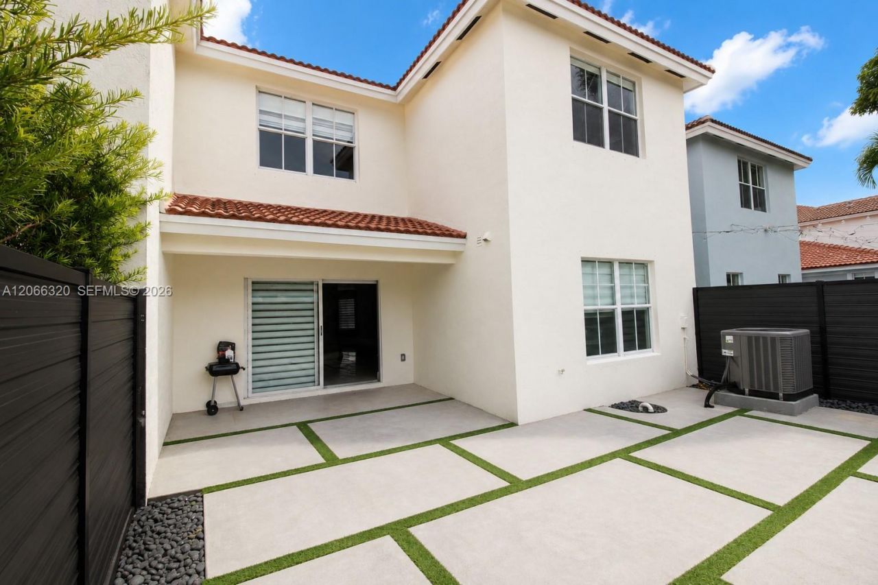 16354 SW 48th Ter, Miami, FL 33185 Photo