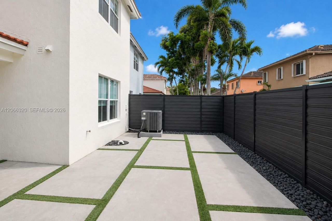 16354 SW 48th Ter, Miami, FL 33185 Photo