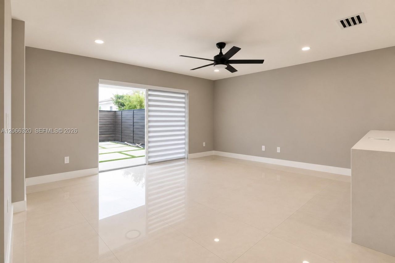 16354 SW 48th Ter, Miami, FL 33185 Photo