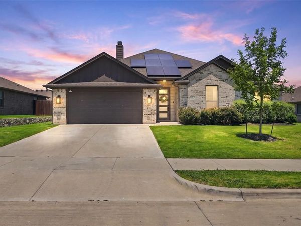632 Steerman Court, Saginaw, TX 76179