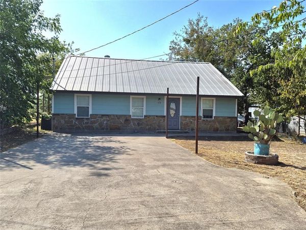 606 E Clifton Street, Stephenville, TX 76401