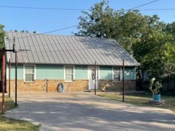 606 E Clifton Street, Stephenville, TX 76401