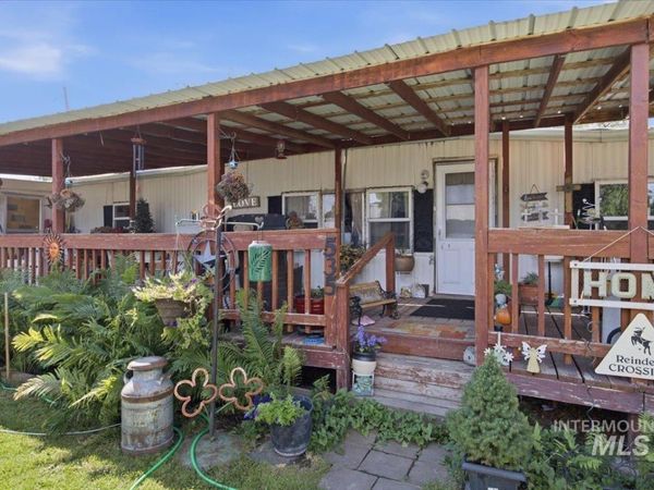 535 5th Ave W, Gooding, ID 83330