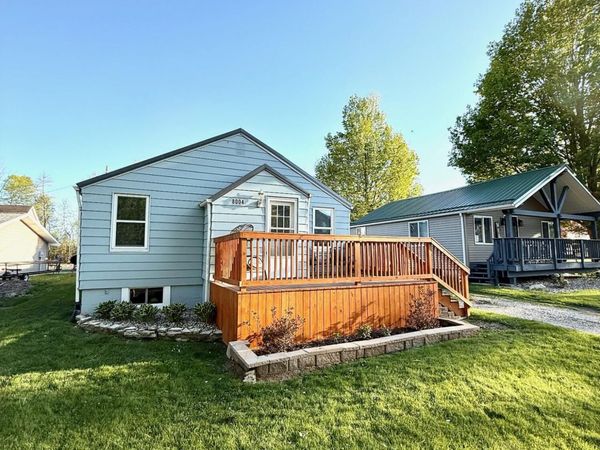 8004 Lakewood Drive, Coloma, MI 49038