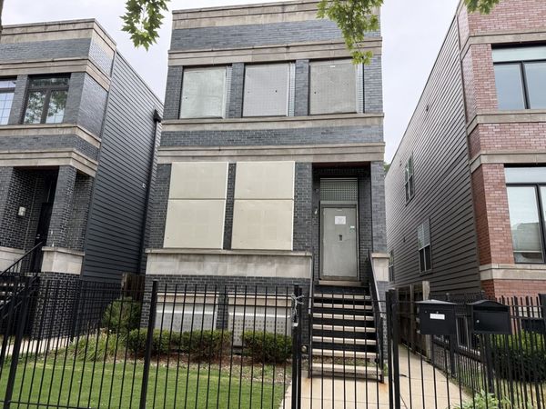 544 E 46th Place , Chicago, IL 60653