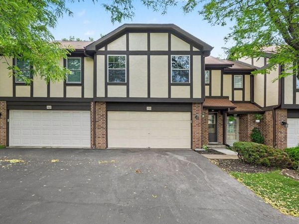 360 Golfview Court , Unit 360, Bloomingdale, IL 60108
