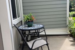 264 Alexandra Drive photo 4