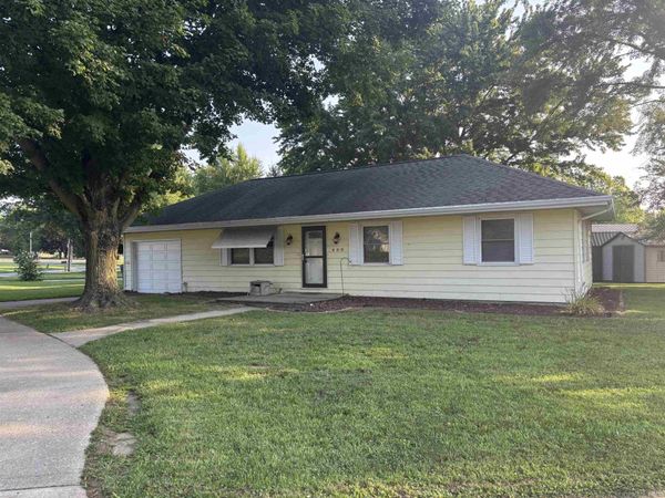 408 W Pickwick Drive, Syracuse, IN 46567