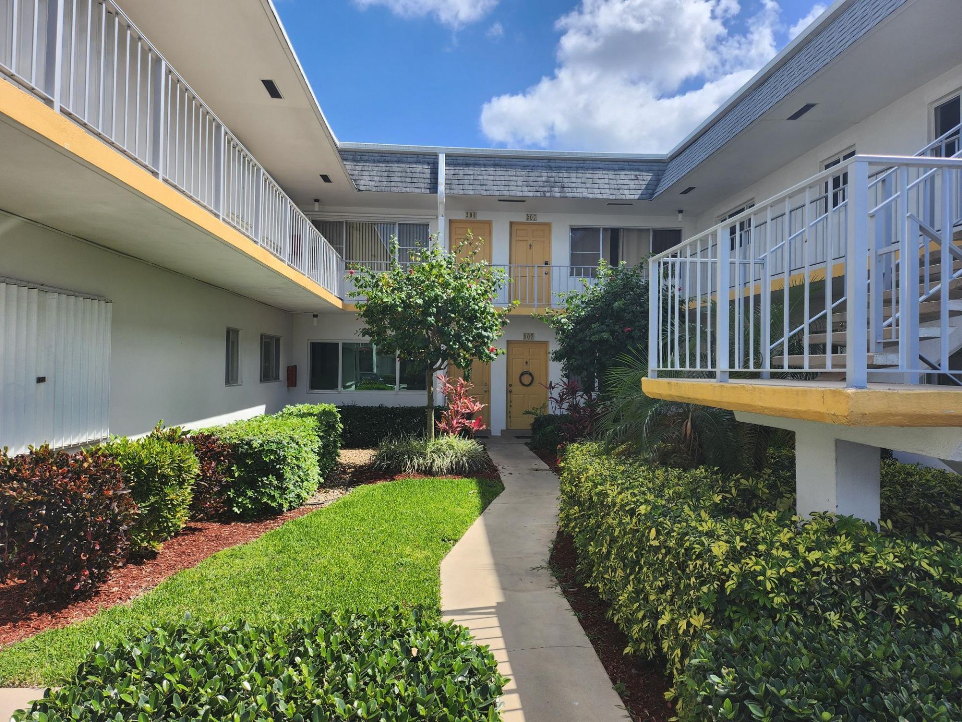 3322 Cynthia Lane, Unit 208, Lake Worth Beach, FL 33461 Photo