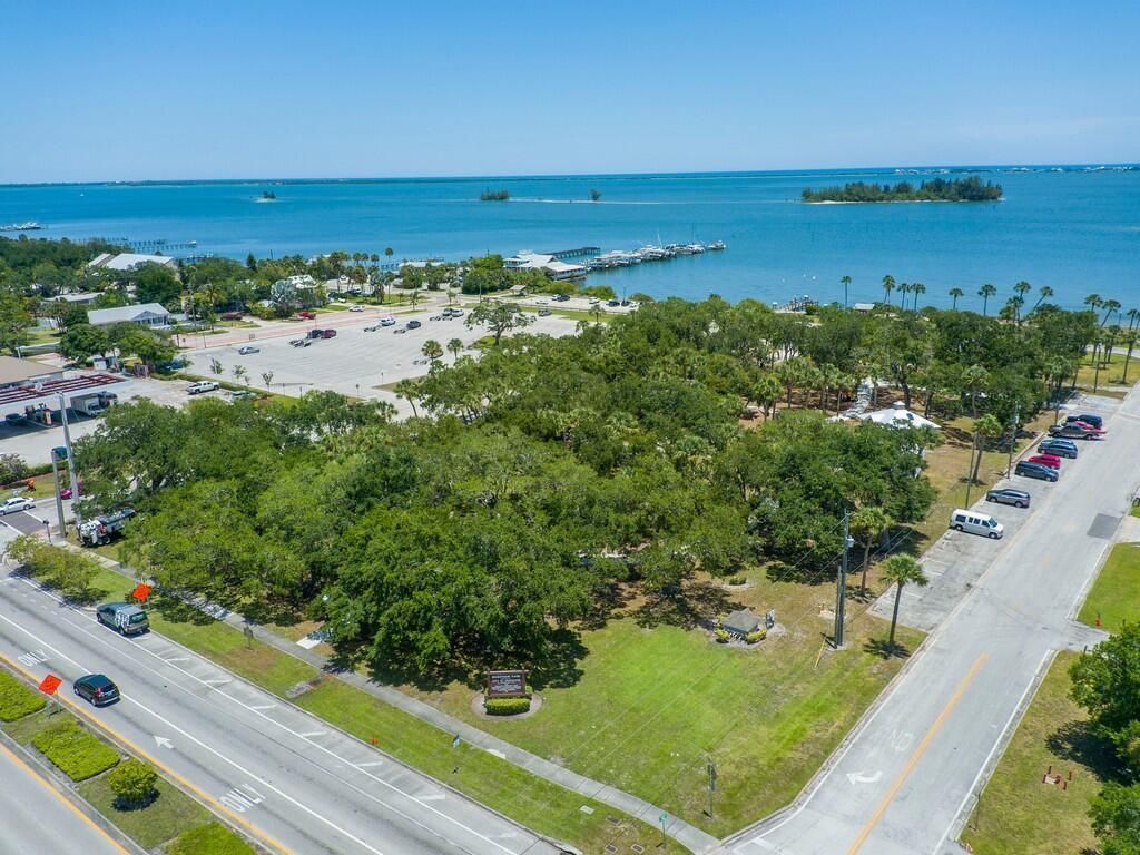 664 Vocelle Avenue, Sebastian, FL 32958 Photo