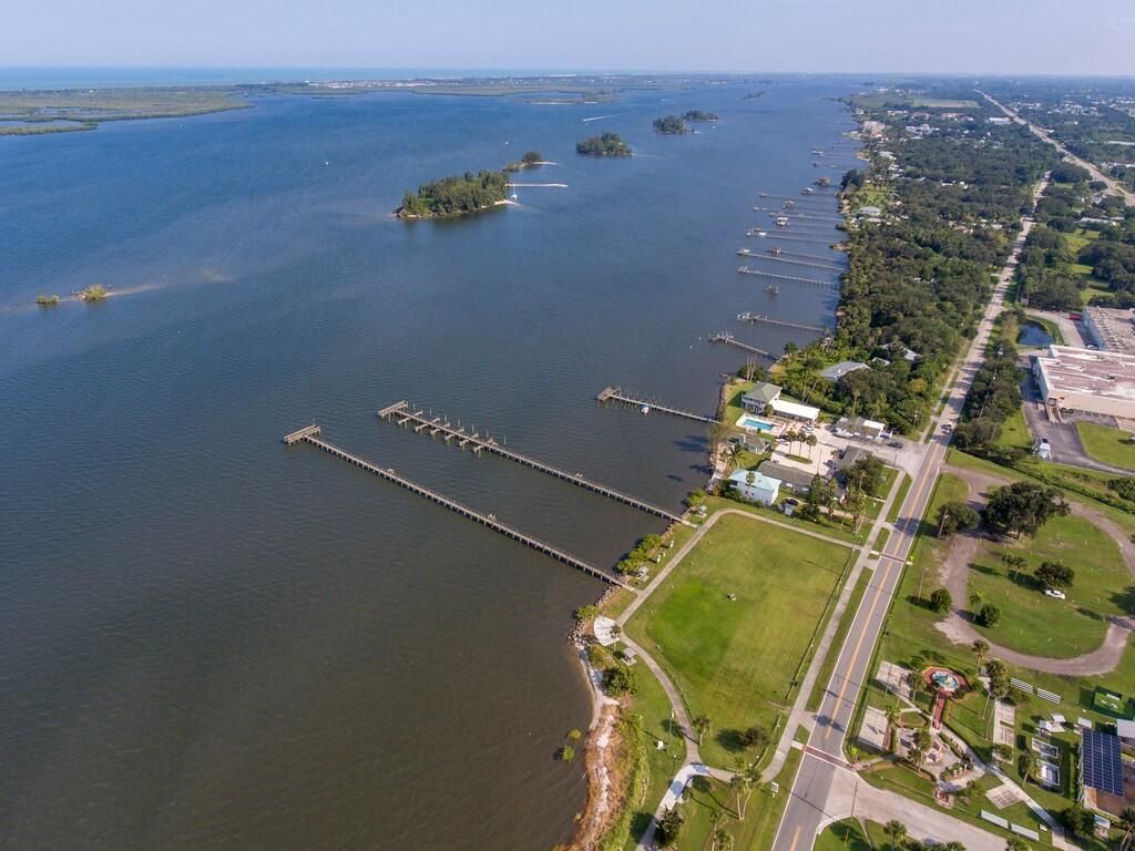 664 Vocelle Avenue, Sebastian, FL 32958 Photo