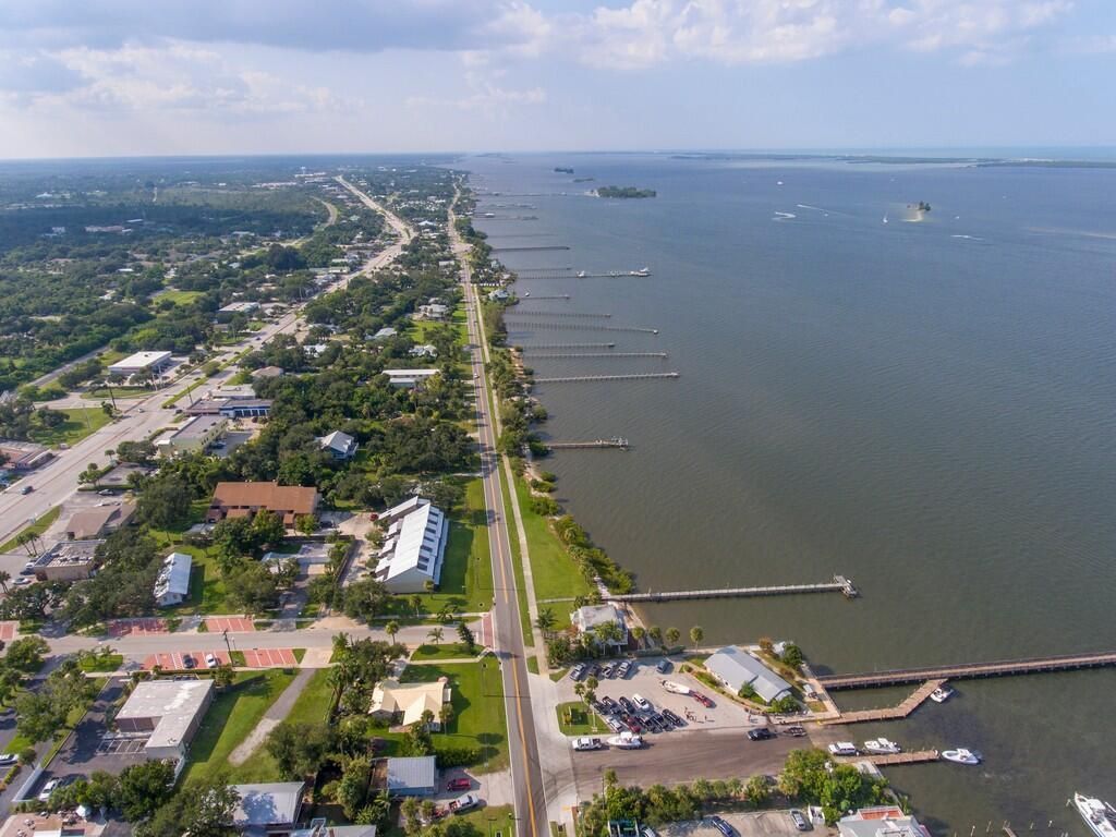 664 Vocelle Avenue, Sebastian, FL 32958 Photo