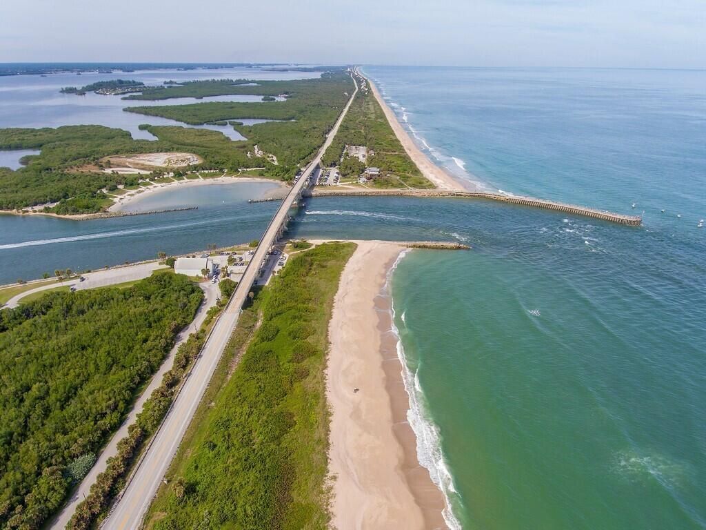 664 Vocelle Avenue, Sebastian, FL 32958 Photo