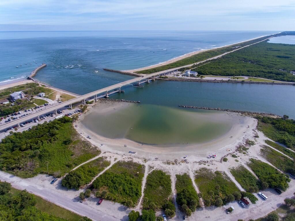 664 Vocelle Avenue, Sebastian, FL 32958 Photo