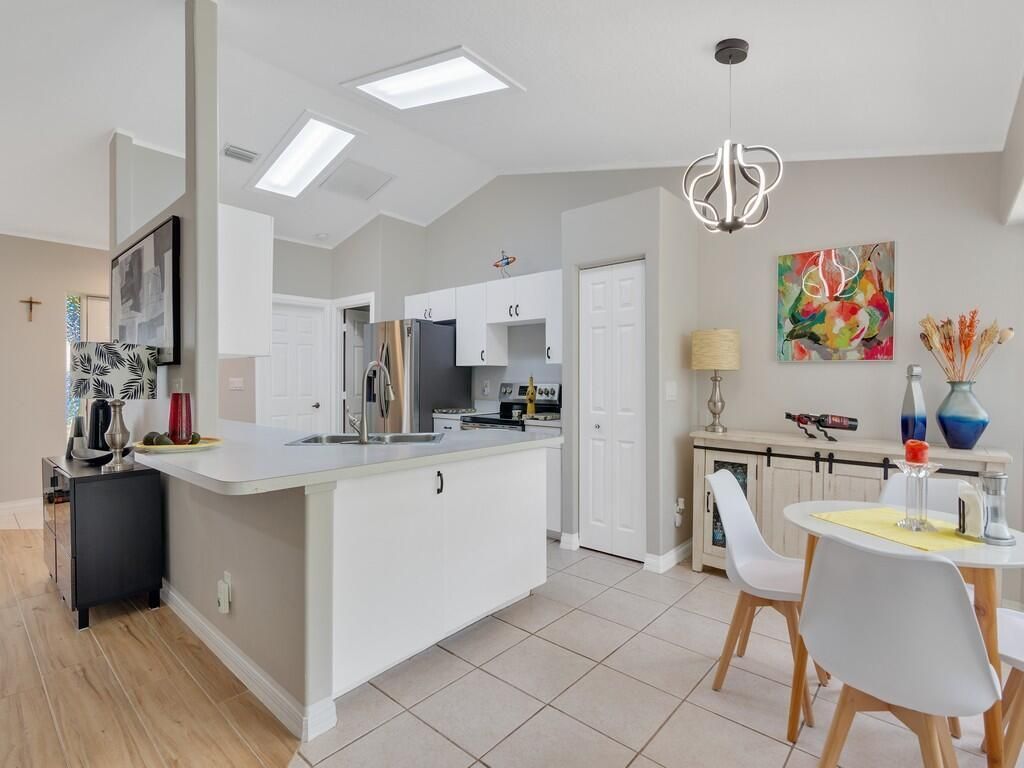 664 Vocelle Avenue, Sebastian, FL 32958 Photo