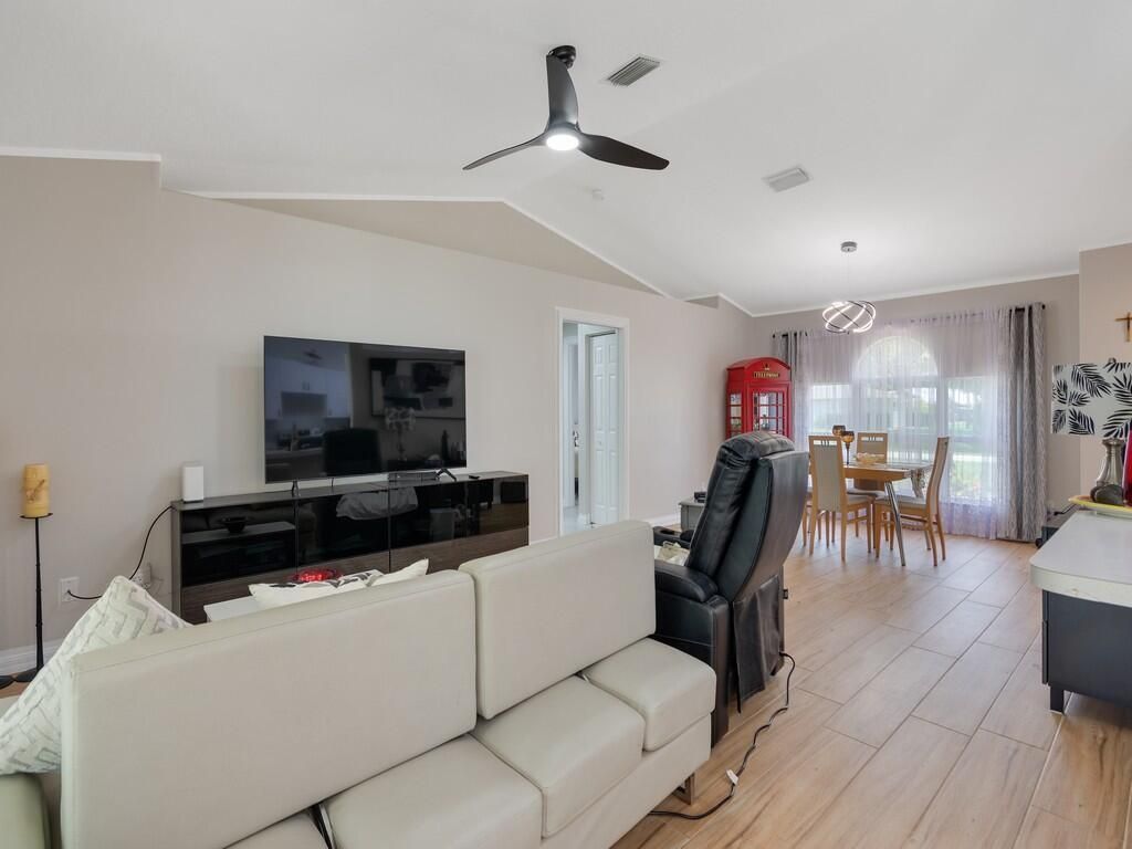664 Vocelle Avenue, Sebastian, FL 32958 Photo