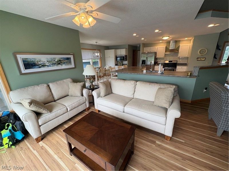 1557 Lake Crest Drive, Roaming Shores, OH 44084 Photo 5