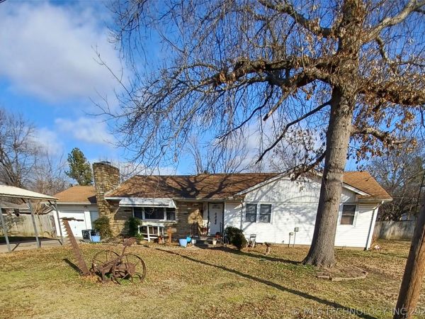 722 SW 4th Street , Checotah, OK 74426