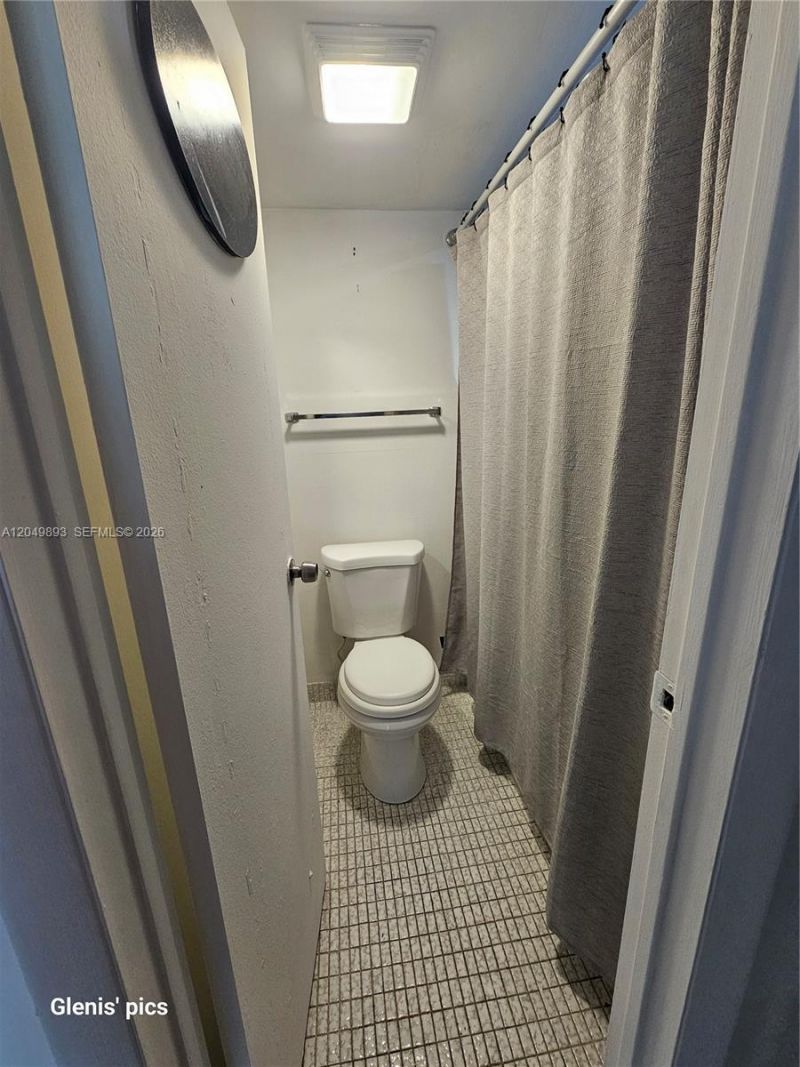 20400 W Country Club Dr , Unit 204, Aventura, FL 33180 Photo