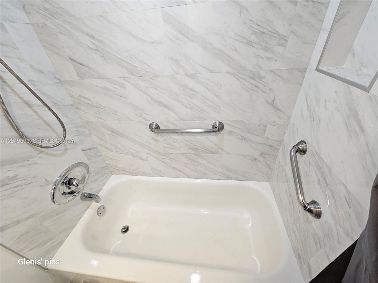 20400 W Country Club Dr , Unit 204, Aventura, FL 33180 Photo