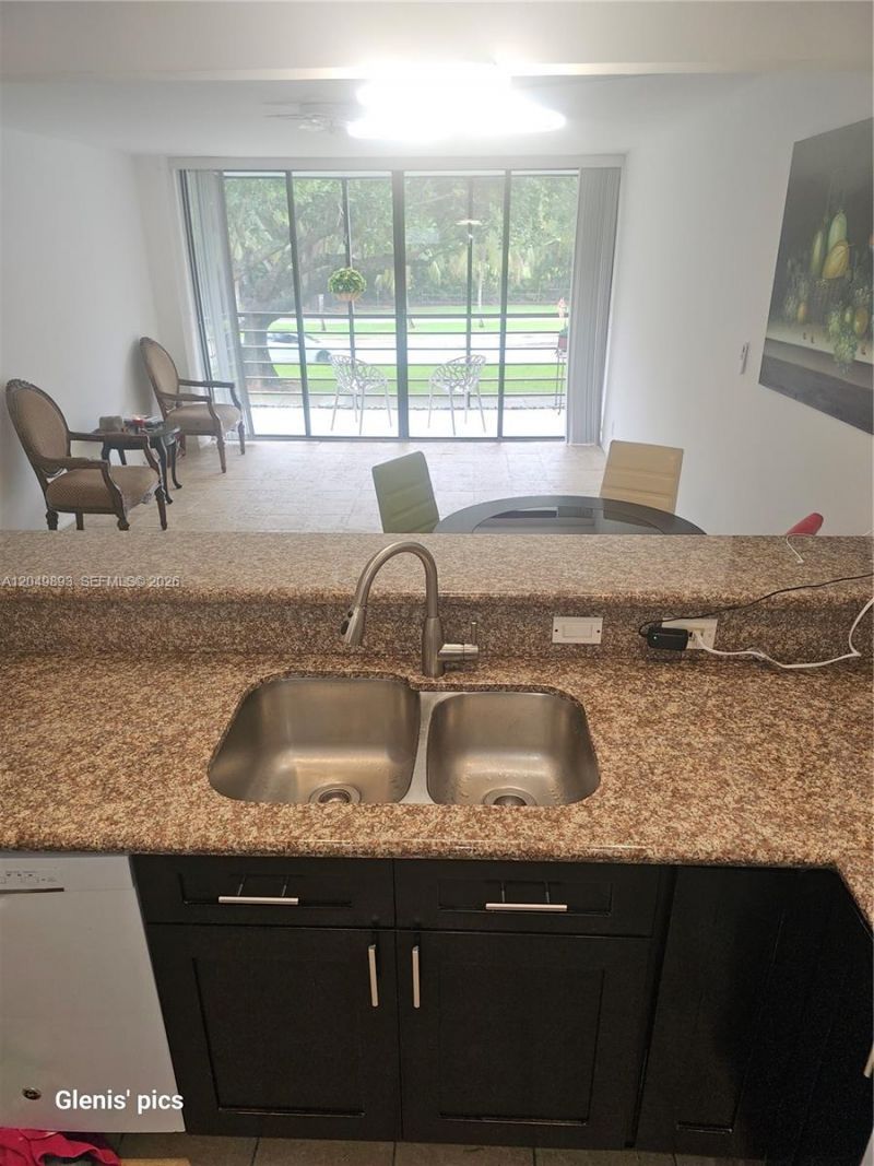 20400 W Country Club Dr , Unit 204, Aventura, FL 33180 Photo