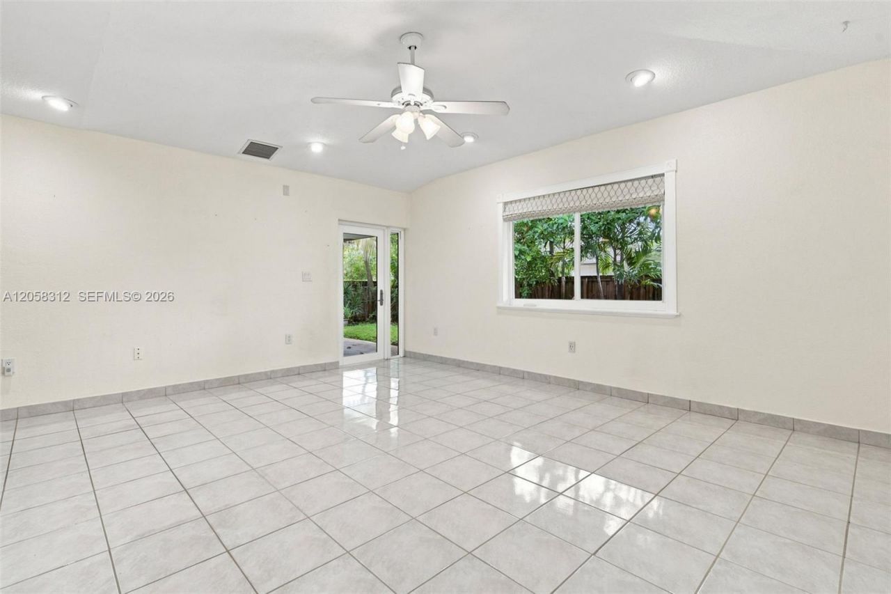 701 Westward Dr, Miami Springs, FL 33166 Photo