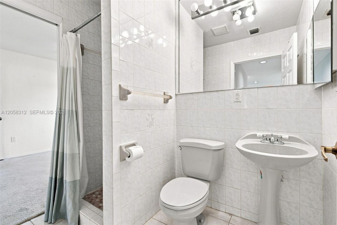 701 Westward Dr, Miami Springs, FL 33166 Photo