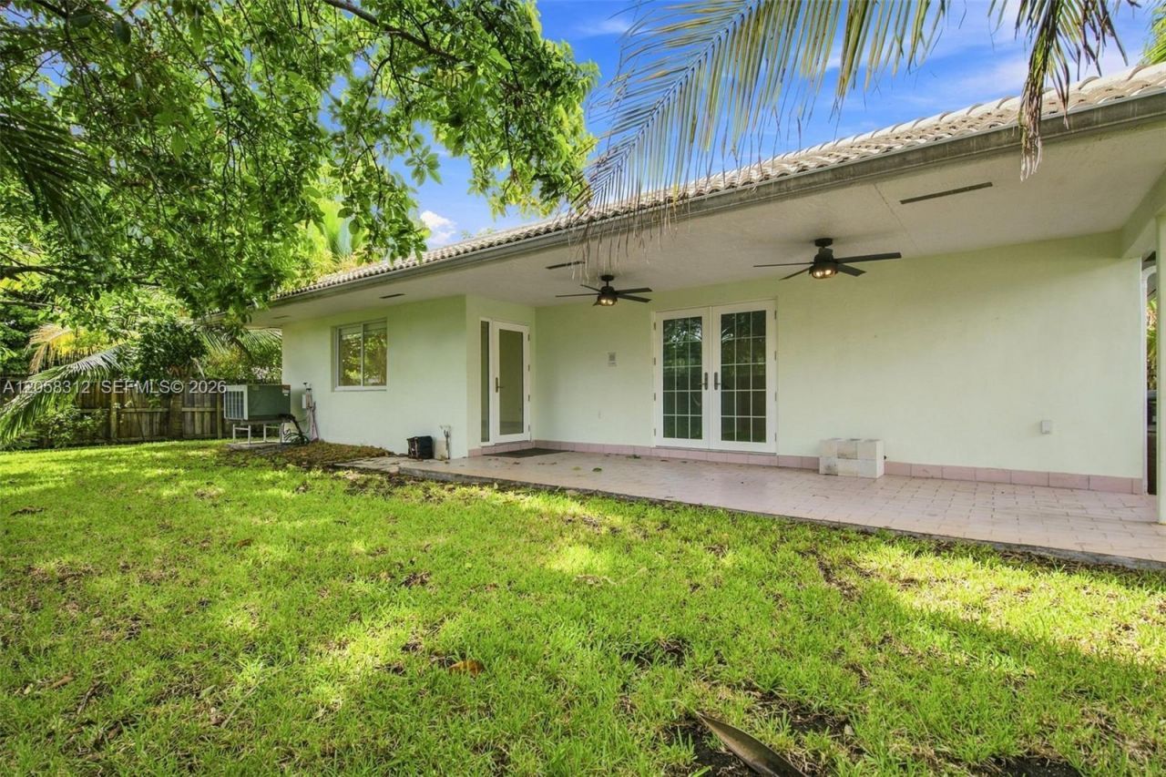 701 Westward Dr, Miami Springs, FL 33166 Photo