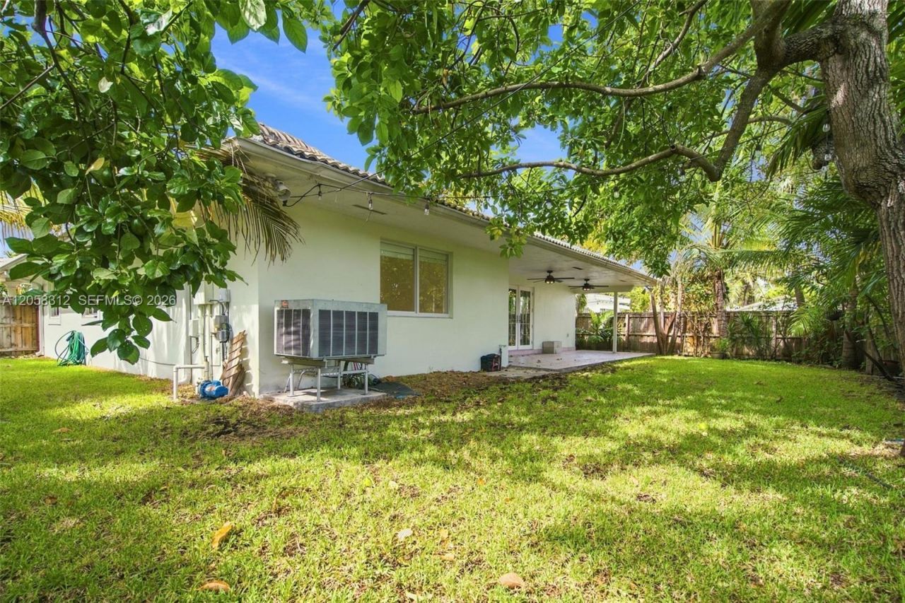 701 Westward Dr, Miami Springs, FL 33166 Photo