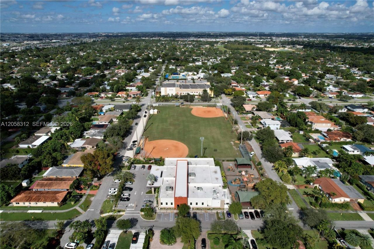 701 Westward Dr, Miami Springs, FL 33166 Photo